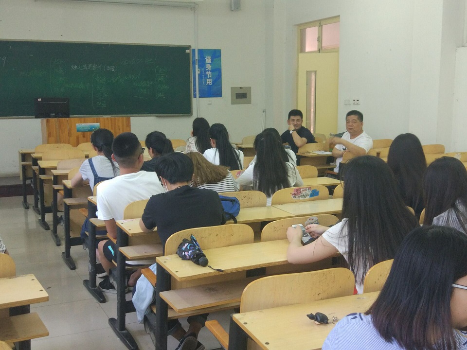 5月17日一号教学楼A106 (2)